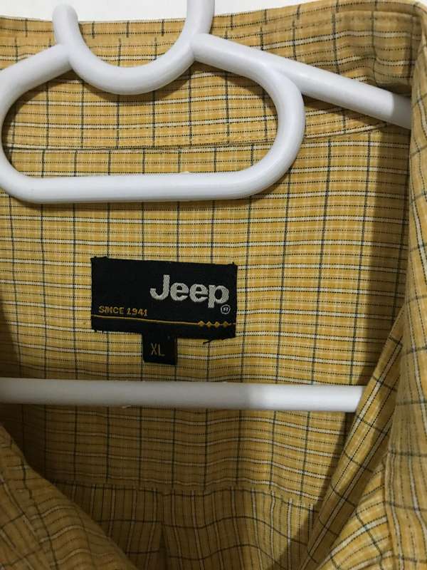 Jeep XL yellow short sleeve shirt