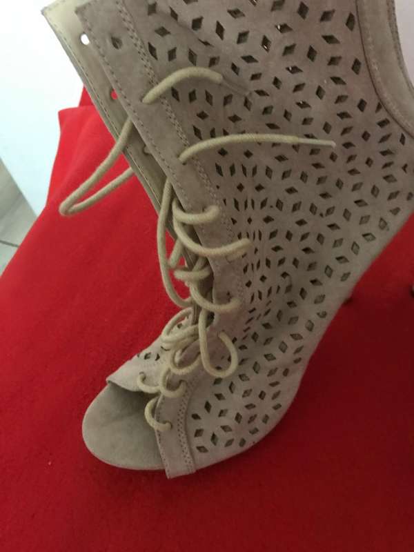 Shoedazzle Shoes Womens Boots  High Heels Faux Suede Fall size 7