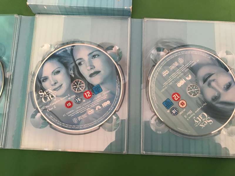 Sex and the City complete 1st season, 2nd, 4th and 6 final season
