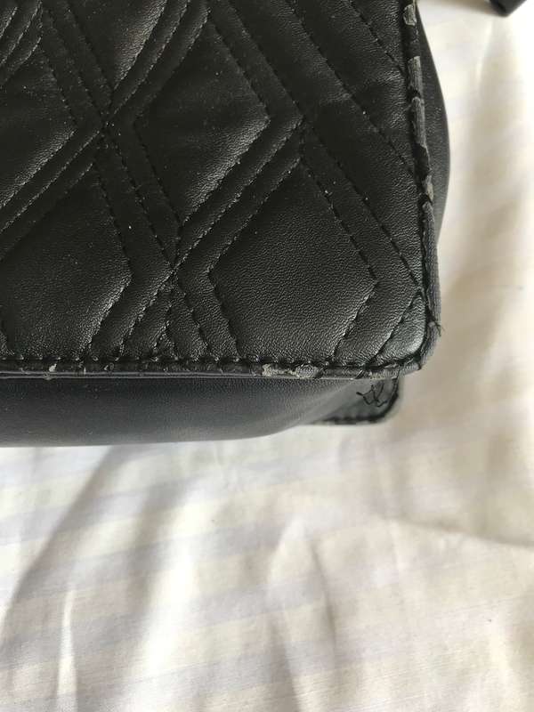 Guess bag beautiful lock decor used second hand