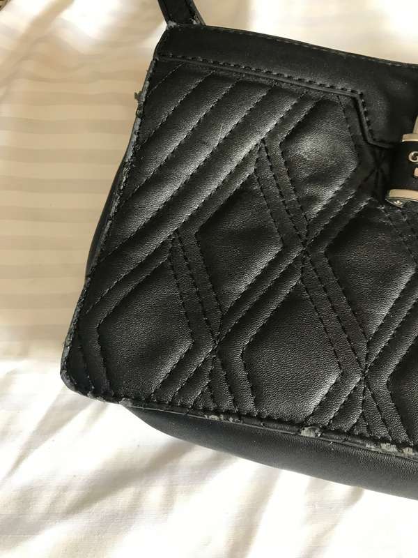 Guess bag beautiful lock decor used second hand