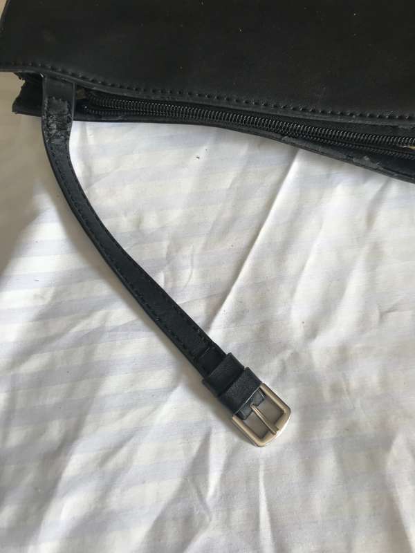 Guess bag beautiful lock decor used second hand