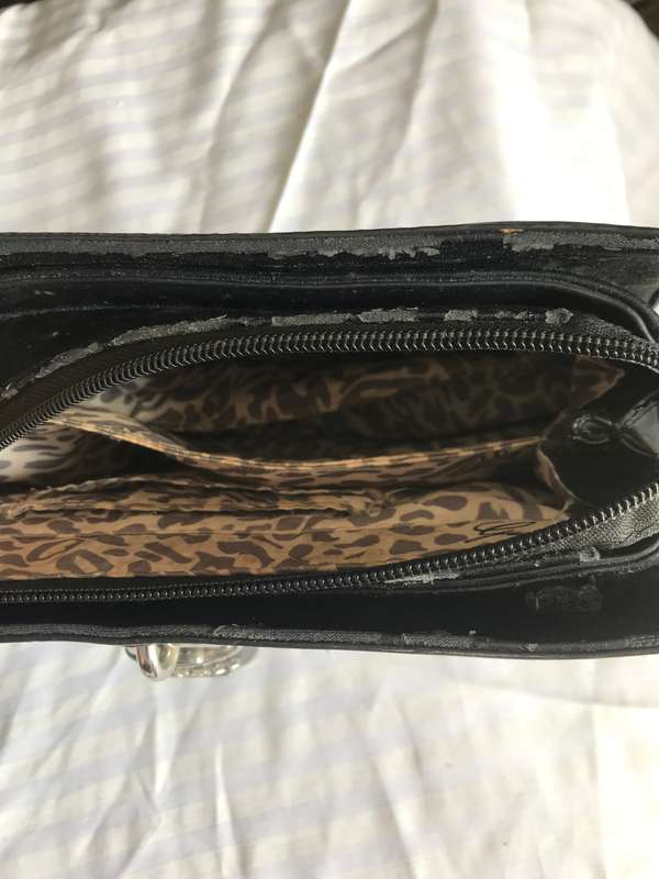 Guess bag beautiful lock decor used second hand