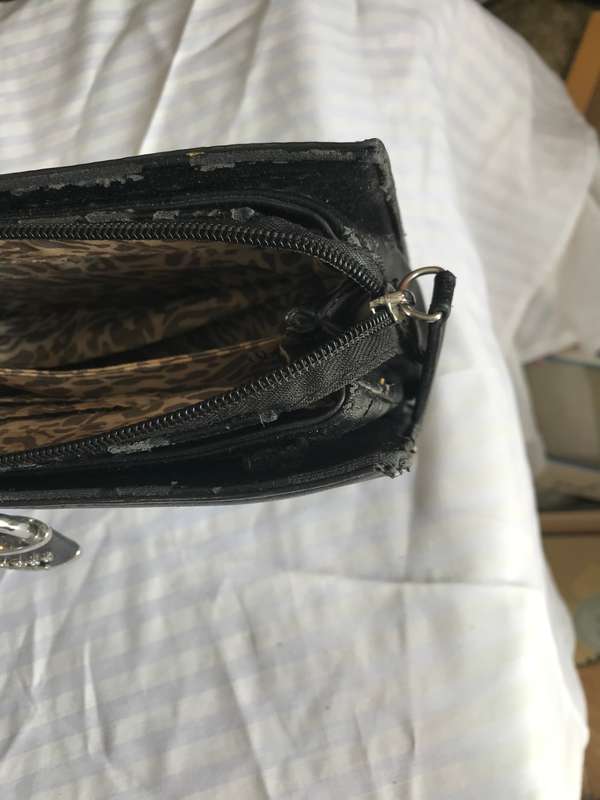 Guess bag beautiful lock decor used second hand