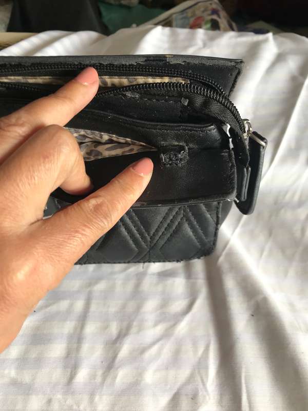 Guess bag beautiful lock decor used second hand