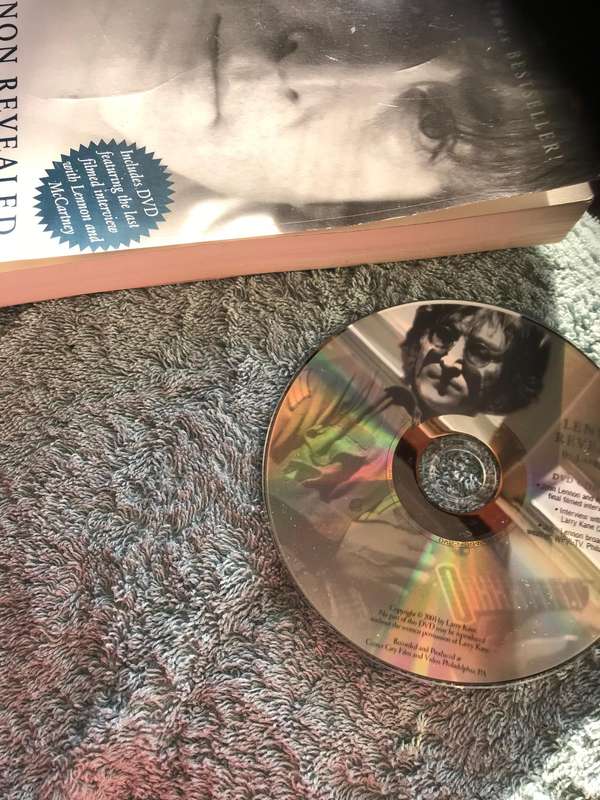 Lennon Revealed include DVD the last filmed interview with Lennon & McCartney by Larry Kane