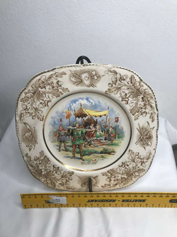 Robyn Hood wins silver arrow Ivory ware plate made Jon Maddock and sons