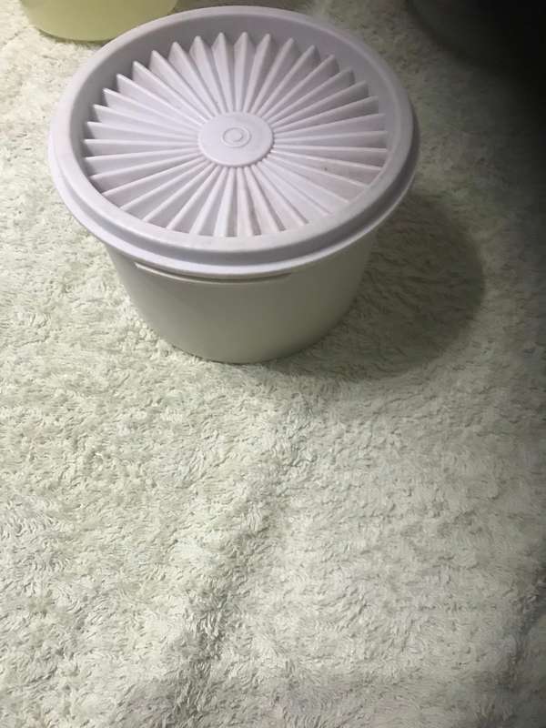 Tupperware set of 6