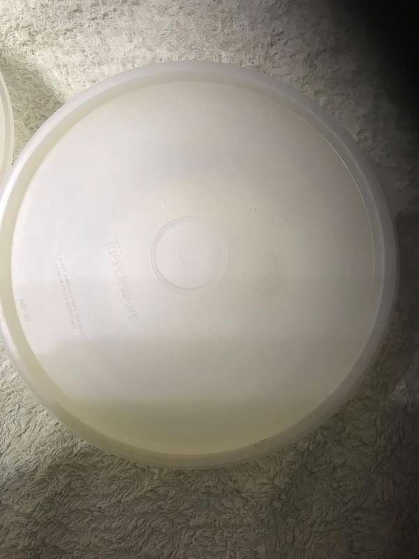 Tupperware set of 6