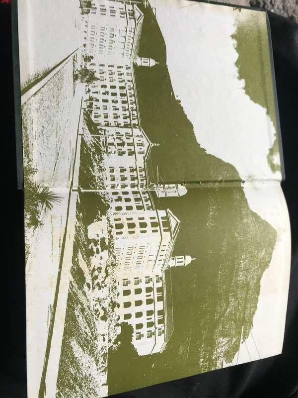 In The Shadow of Table Mountain A History of the UCT Medicalschool by JH Louw incl original inv1969