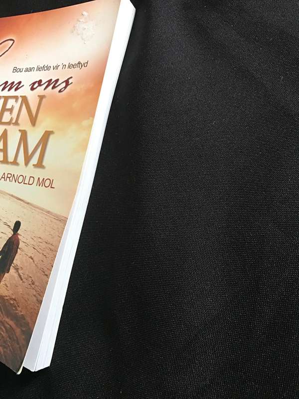 Huweliks boeke x 2 Kom ons Wen Saam Dr Arnold Mol en Liefde & respek Dr Emerson Eggerichs