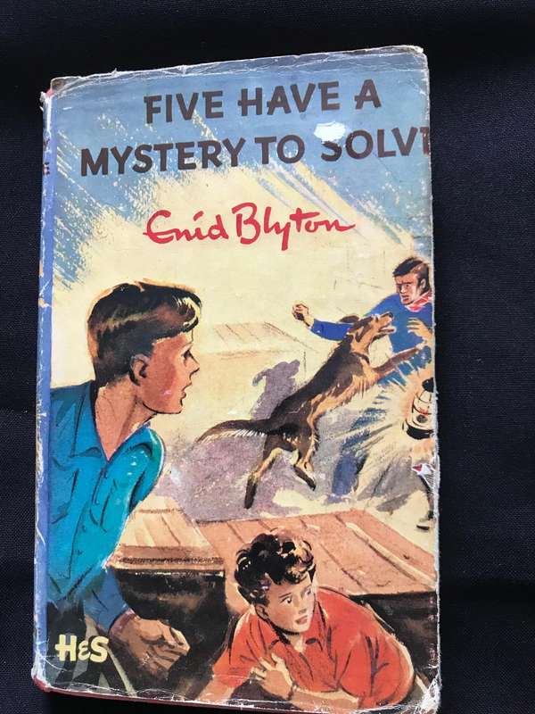 Five Have a Mystery to Solve Blyton, Enid