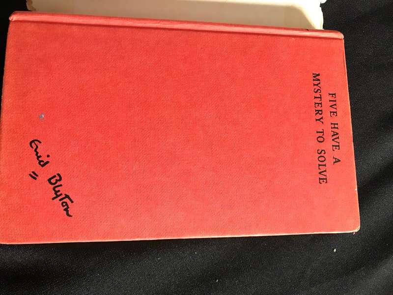 Five Have a Mystery to Solve Blyton, Enid