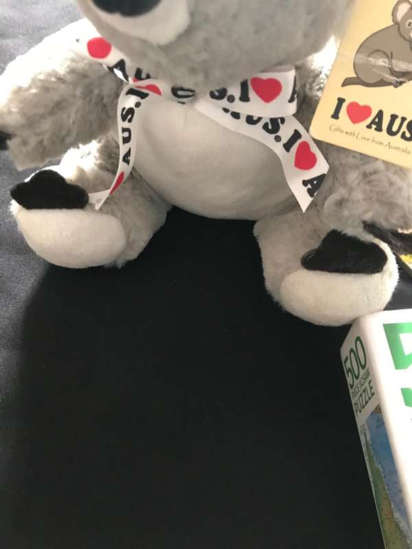 Australia Souvenir lot of 3 (puzzle and clock and koala )