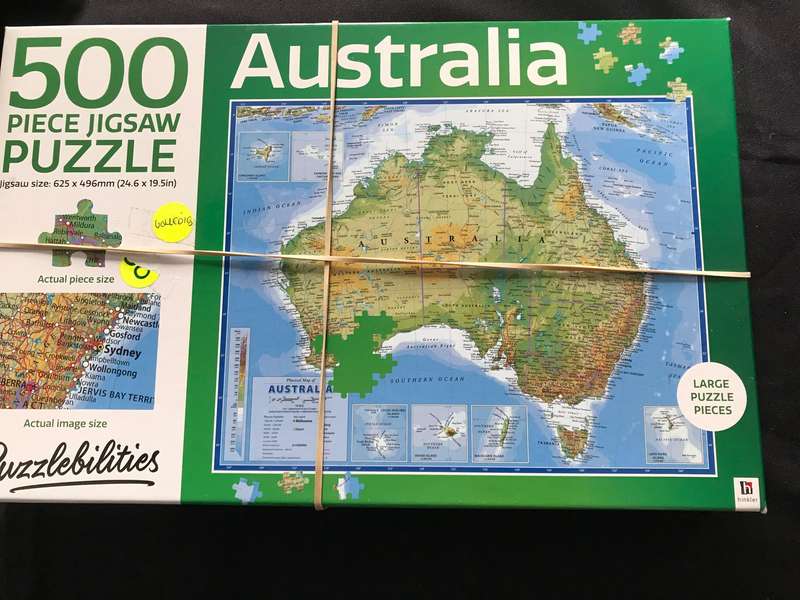 Australia Souvenir lot of 3 (puzzle and clock and koala )