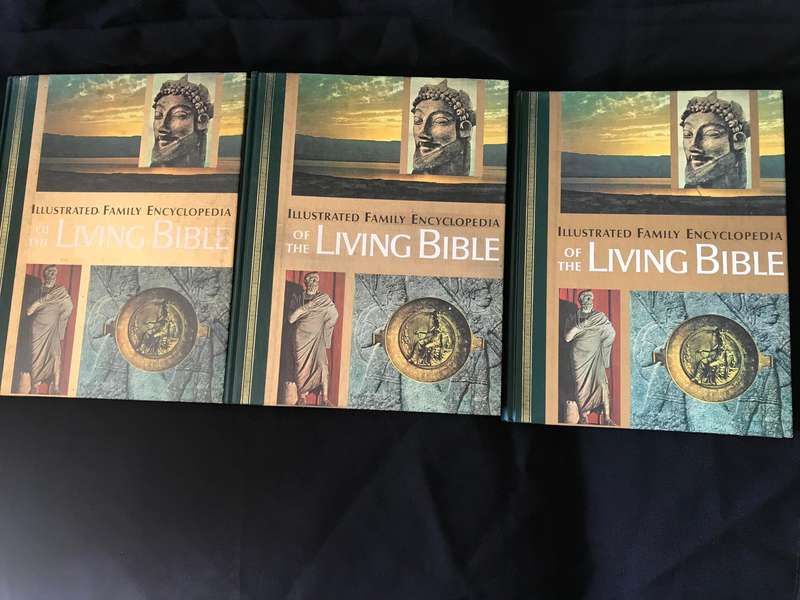 Illustrated Family Encyclopedia of The Living Bible Volume 8 & 9 & 10  1967