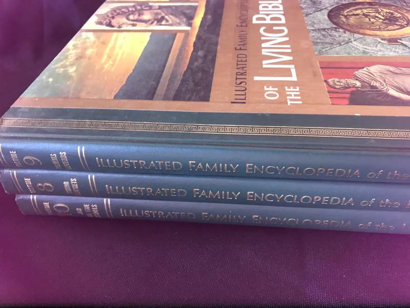 Illustrated Family Encyclopedia of The Living Bible Volume 8 & 9 & 10  1967