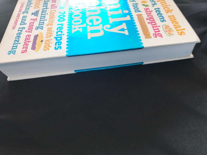 Family kitchen cookbook over 700 recipes By Caroline Bretherton