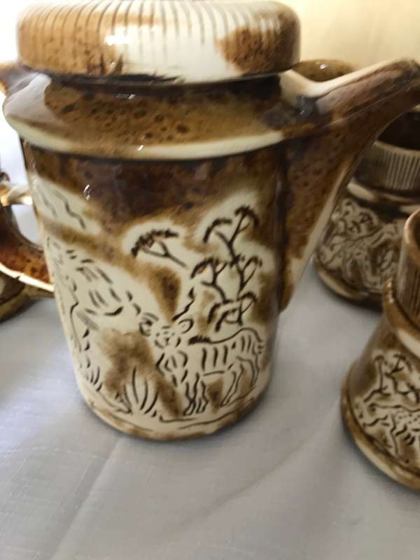 CRESCENT WARE CERAMIC 8 PIECE SET 964 AFRICAN SAFARI PRINT