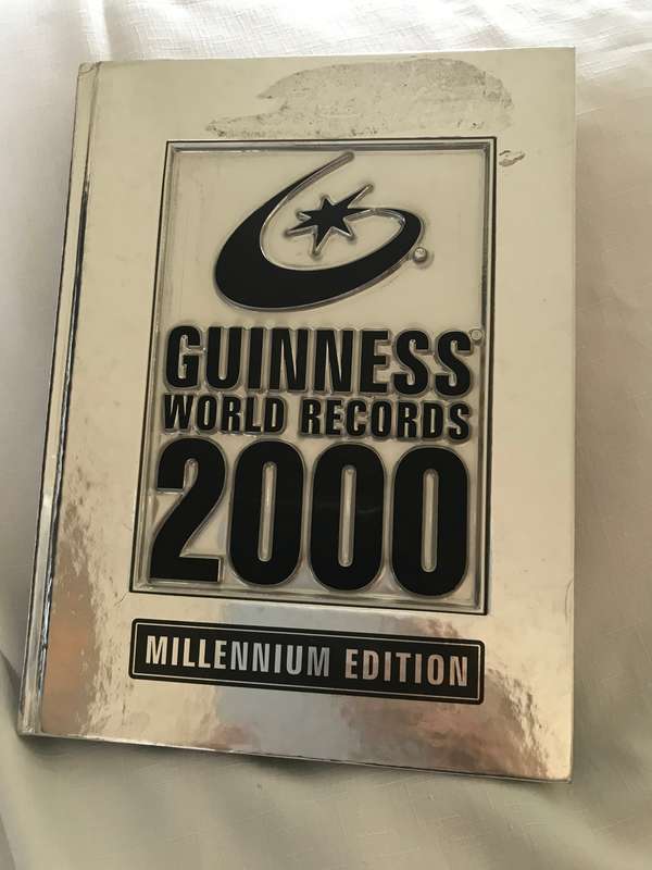 Guinness World Records 2000 Millennium Edition Impressive Embossed Cover