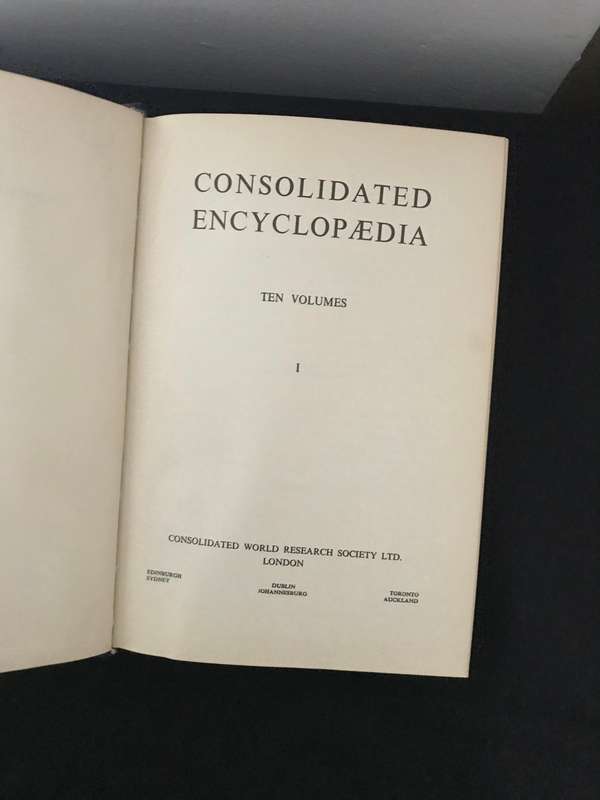 Full set of 10 volumes - Consolidated encyclopedia refere