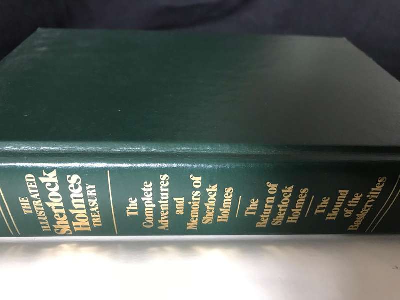 The Illustrated Sherlock Holmes Treasury by Arthur Conan Doyle