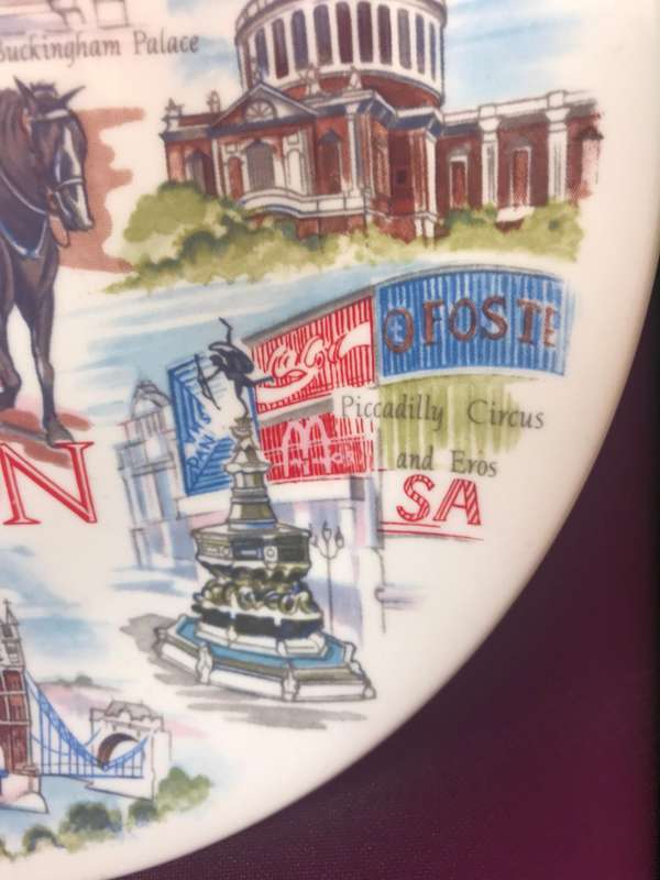 collectible plate London souvenir porcelain Lambert of London decoration and English spaniel ashtray
