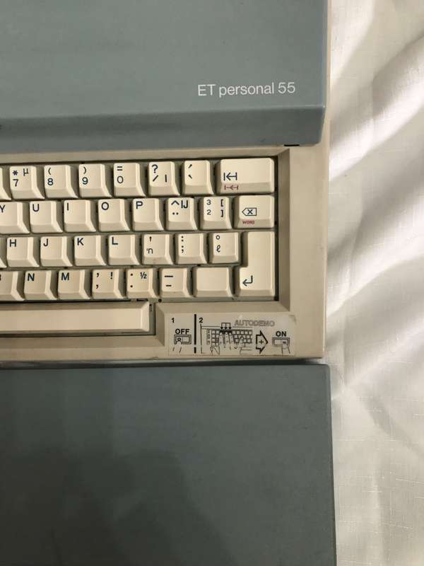 OLIVETTI ET PERSONAL 55 DESIGN BY MARIO BELLINI PORTABLE ELECTRIC TYPEWRITER