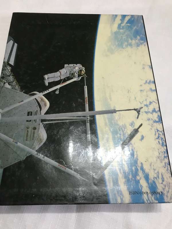 SPACE SHUTTLE Story (1986) by Andrew Wilson book over 120 full color photos