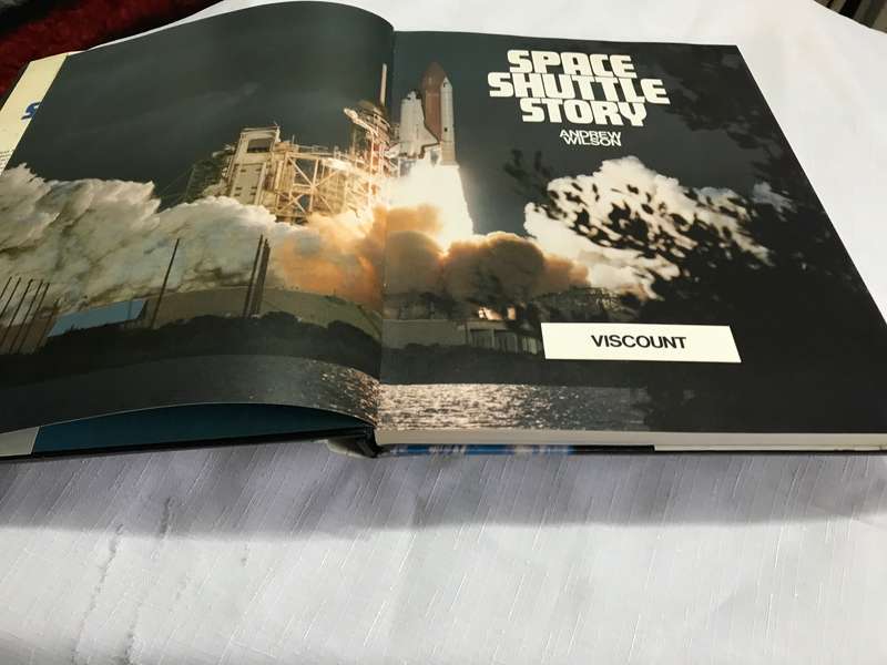 SPACE SHUTTLE Story (1986) by Andrew Wilson book over 120 full color photos
