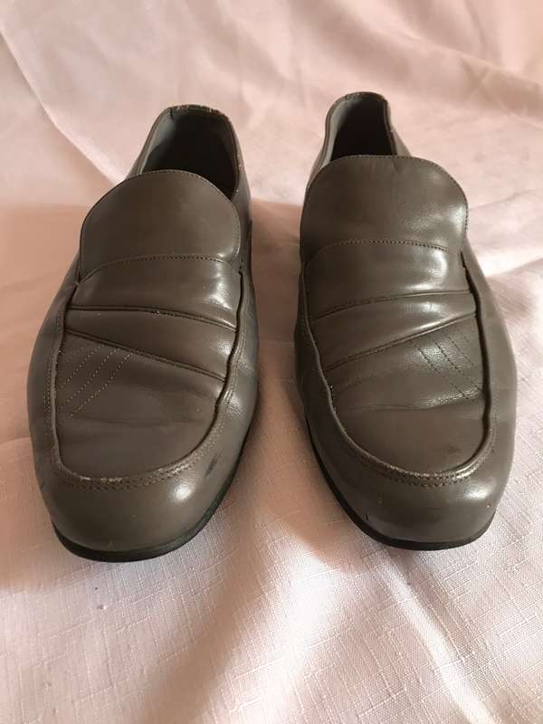 Jordan Shoes Mens Grey Leather size 9 heels replaced second hand