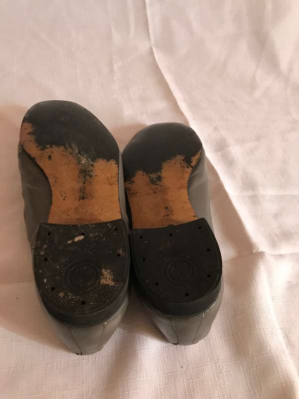 Jordan Shoes Mens Grey Leather size 9 heels replaced second hand