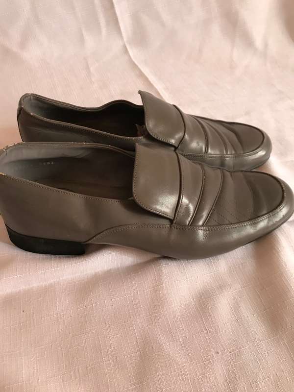 Jordan Shoes Mens Grey Leather size 9 heels replaced second hand