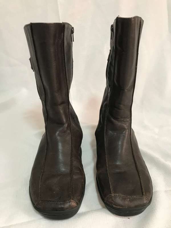 Boots Female Brow Leather size 8