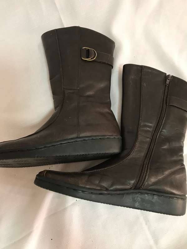 Boots Female Brow Leather size 8
