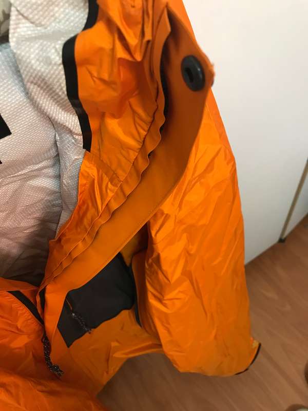 Mountain Hard Wear Jacket size xxL Mens Rain proof insulation