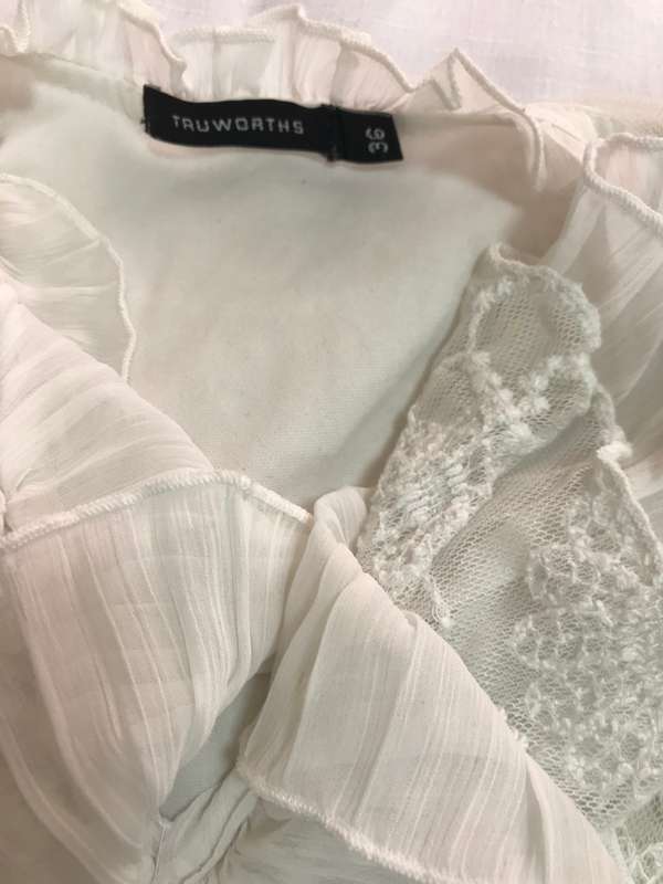 Top size 34 Truworth