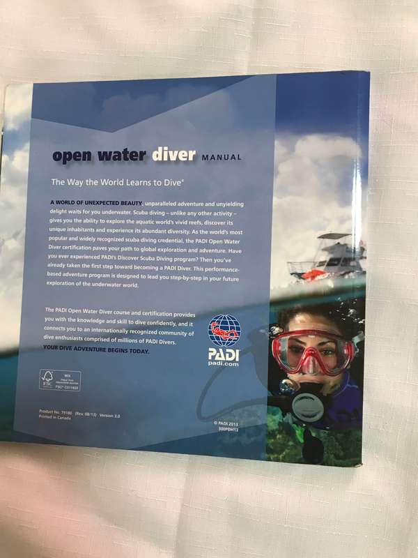 Course Material: Open Water diver manual PADI