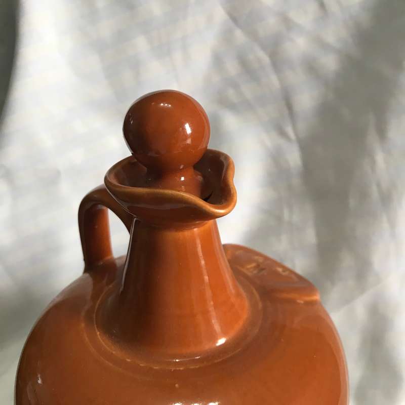 Ceramic KWV Paarl Gemmer jug produk van die K.W.V