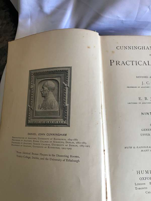 Cunninghams manual of Practical Anatomy volume 1 upper and lower limb 9th edition