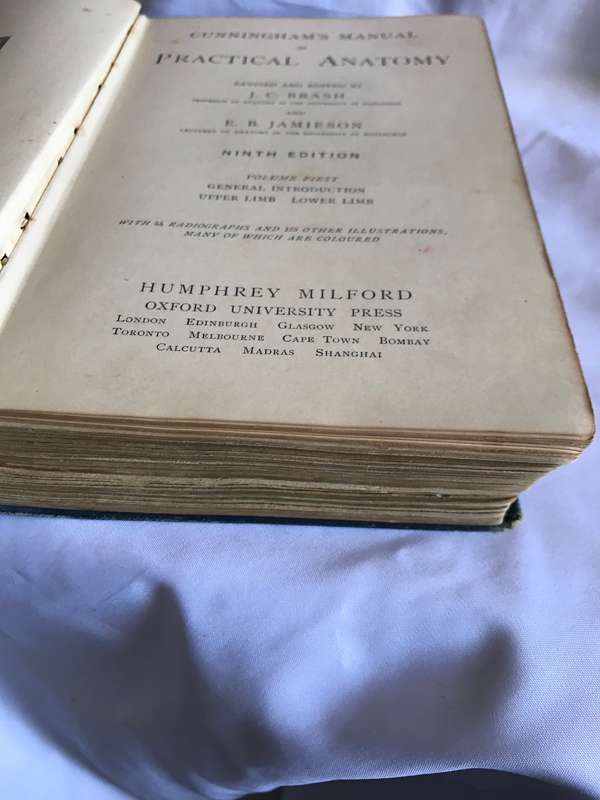 Cunninghams manual of Practical Anatomy volume 1 upper and lower limb 9th edition