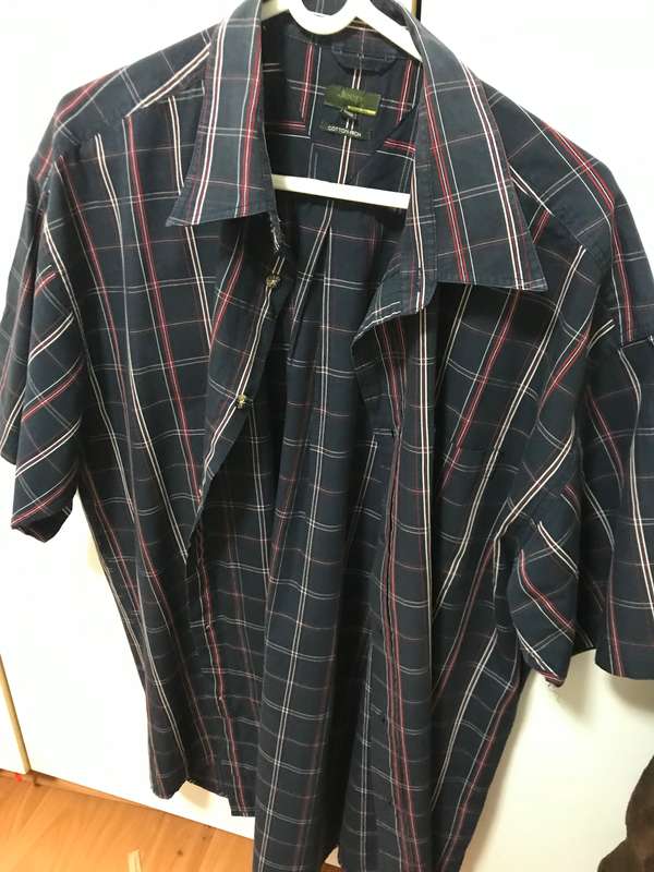 Jeep XL black stripe shirt