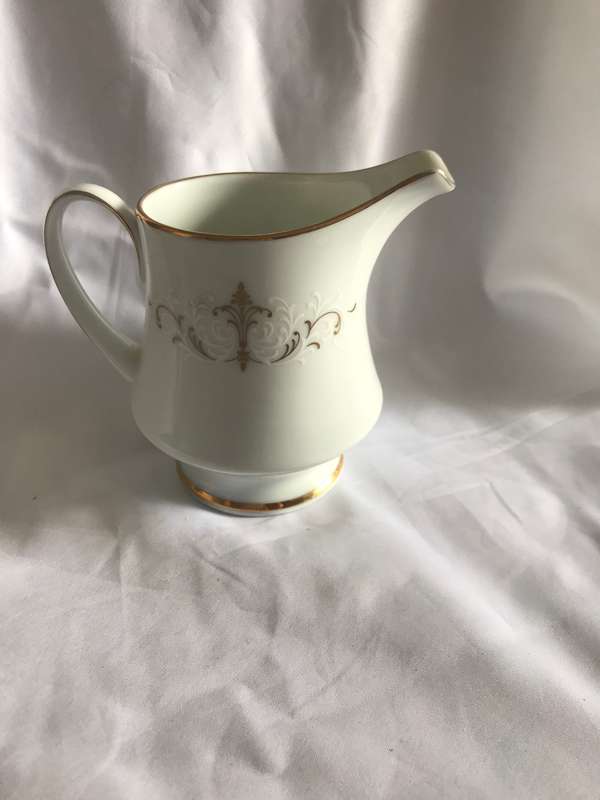 Noritake milk jar 3295