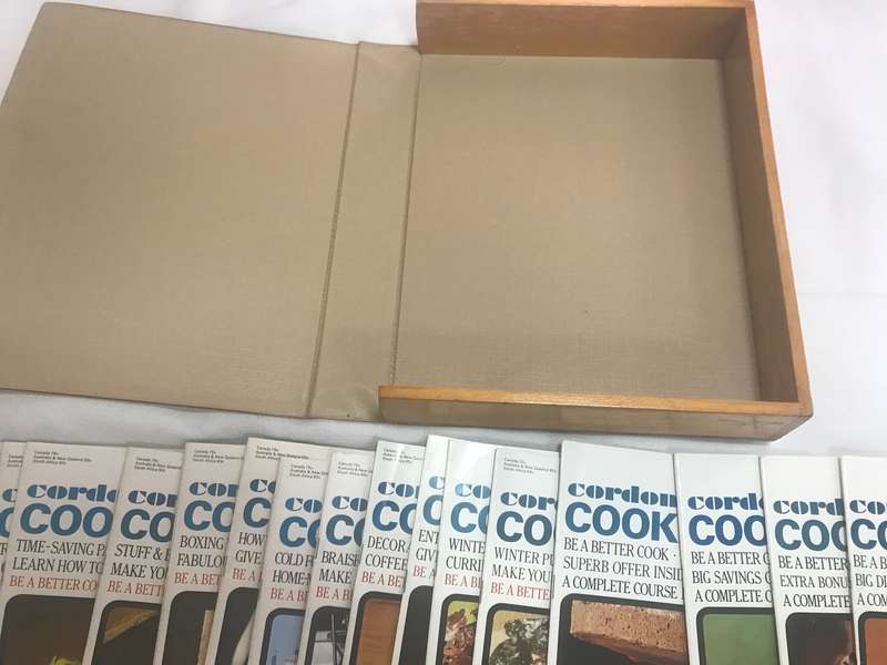 Purnell's Cordon Bleu Cookery Course Magazine nr 1-18 packed in beautiful brown soft leather and woo