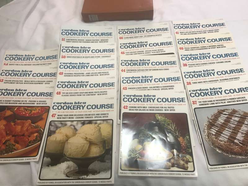 Purnell's Cordon Bleu Cookery Course Magazine nr 37-54 inside beautiful soft brown leather and wood
