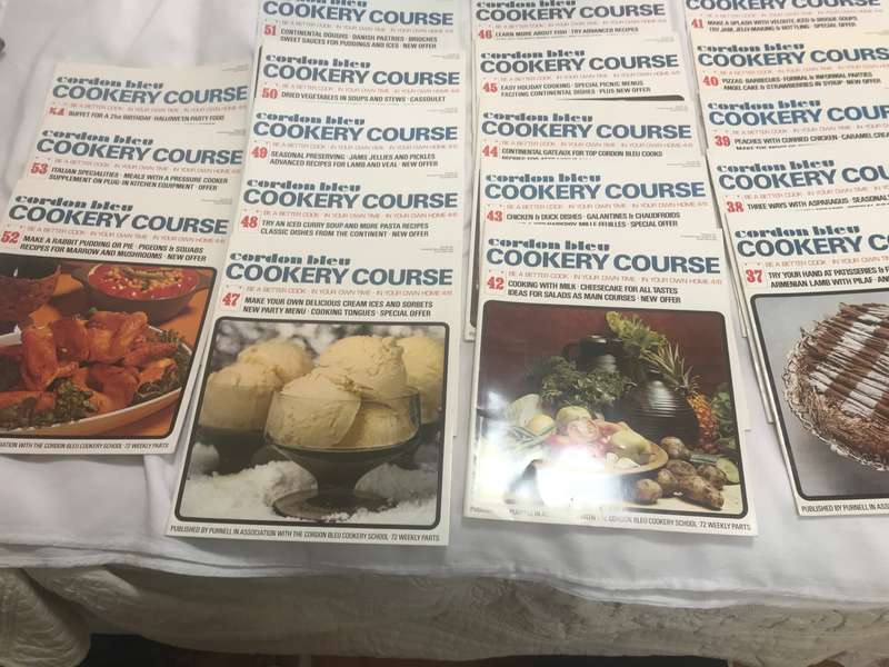 Purnell's Cordon Bleu Cookery Course Magazine nr 37-54 inside beautiful soft brown leather and wood