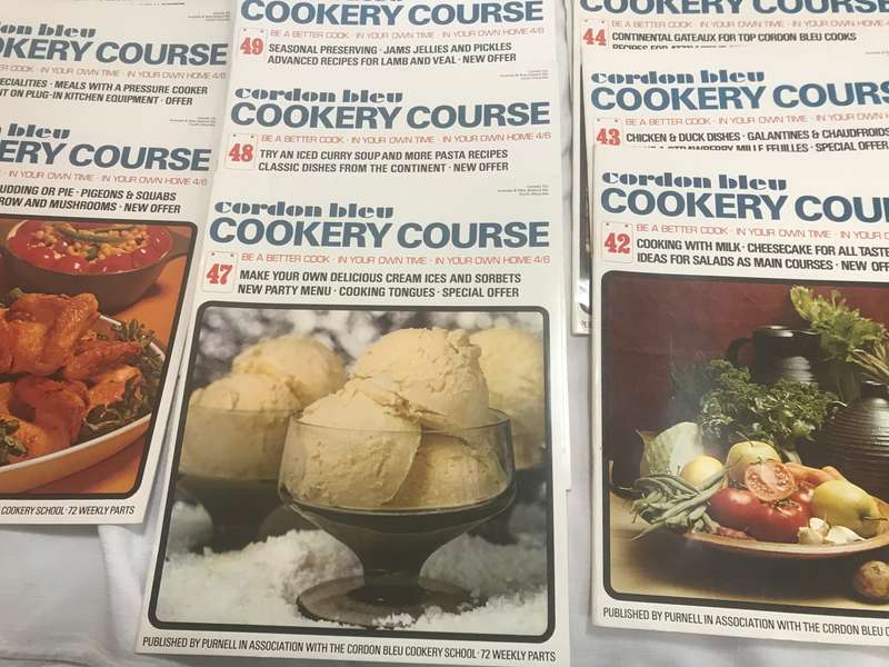 Purnell's Cordon Bleu Cookery Course Magazine nr 37-54 inside beautiful soft brown leather and wood