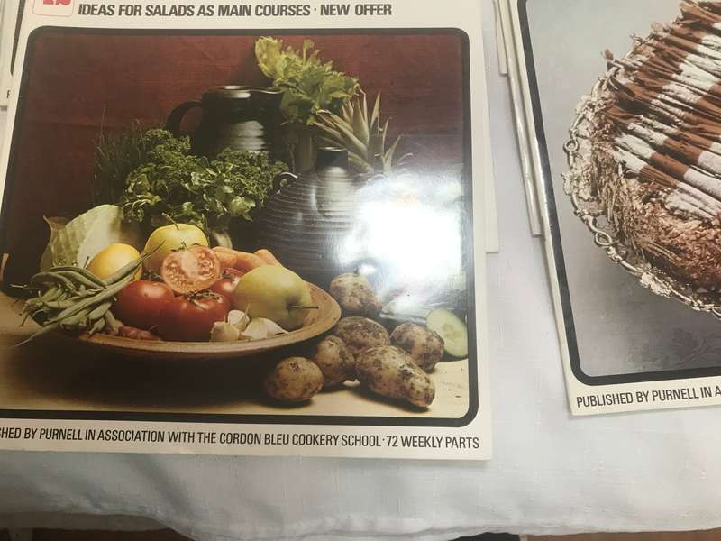Purnell's Cordon Bleu Cookery Course Magazine nr 37-54 inside beautiful soft brown leather and wood