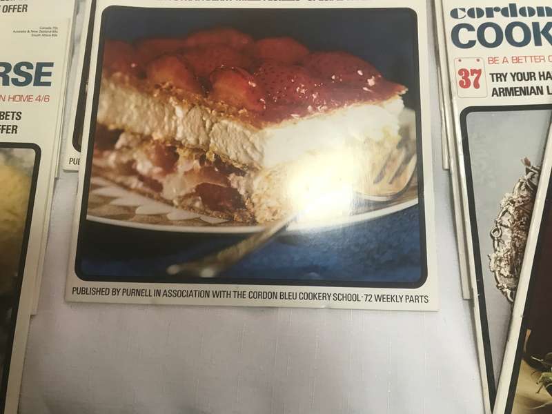 Purnell's Cordon Bleu Cookery Course Magazine nr 37-54 inside beautiful soft brown leather and wood