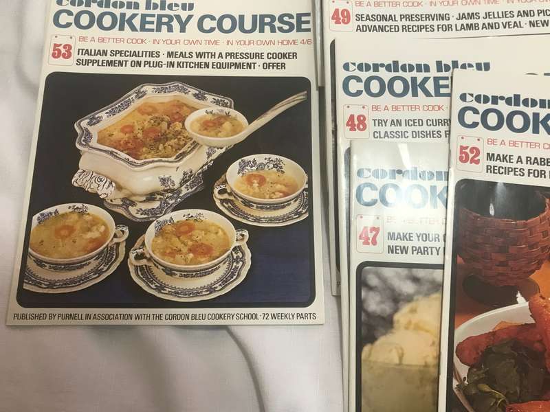 Purnell's Cordon Bleu Cookery Course Magazine nr 37-54 inside beautiful soft brown leather and wood